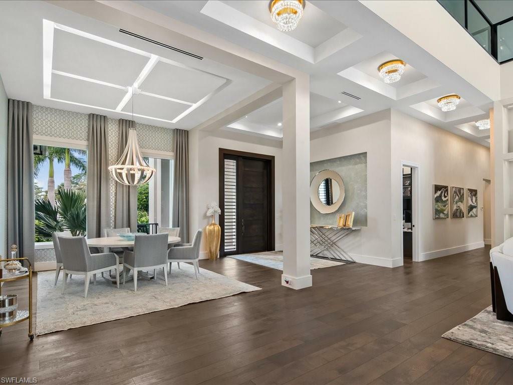 Property Photo: 882 Cassena Rd FL 34108
