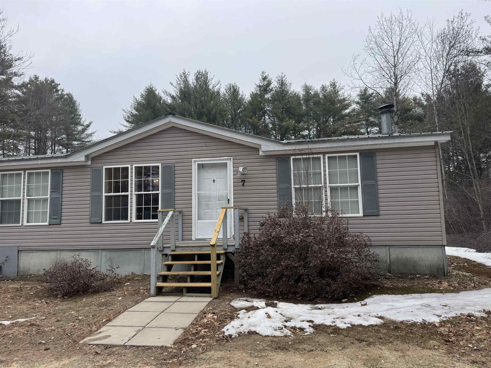 Property Photo: 7 Arrowhead Drive NH 03814