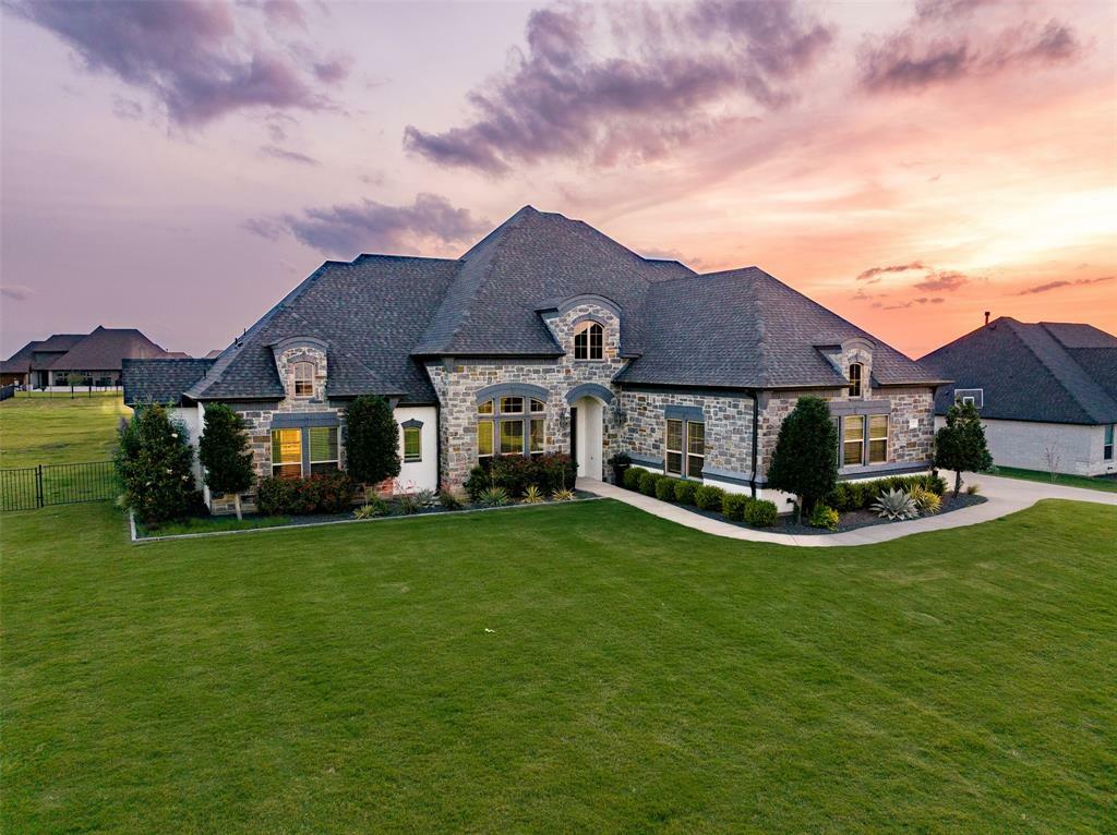 Property Photo: 225 Martin Drive TX 76049
