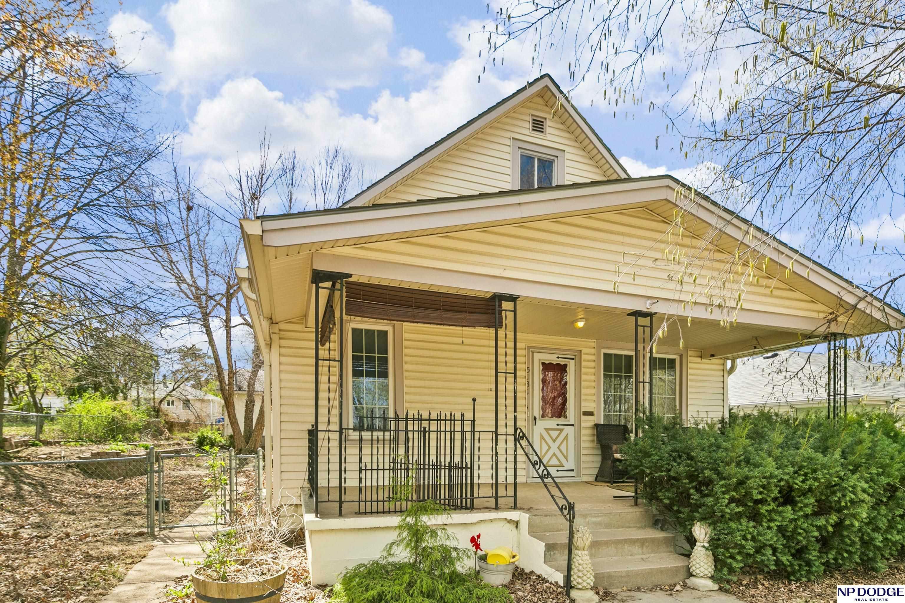 Property Photo: 5131 Pratt Street NE 68104