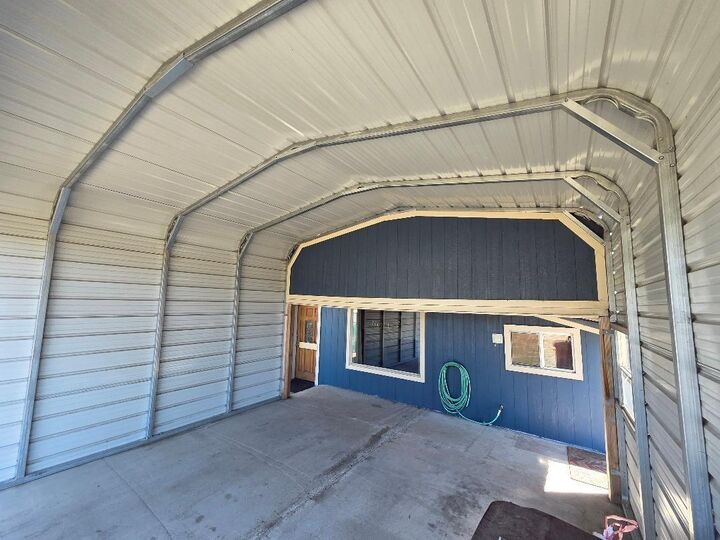 Property Photo: 4648 Cleveland Avenue OR 97601