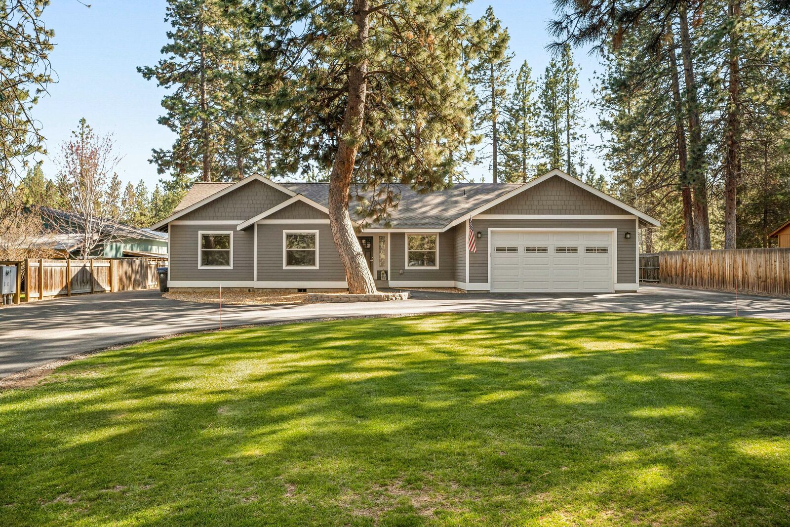 Property Photo: 19321 Apache Road OR 97702