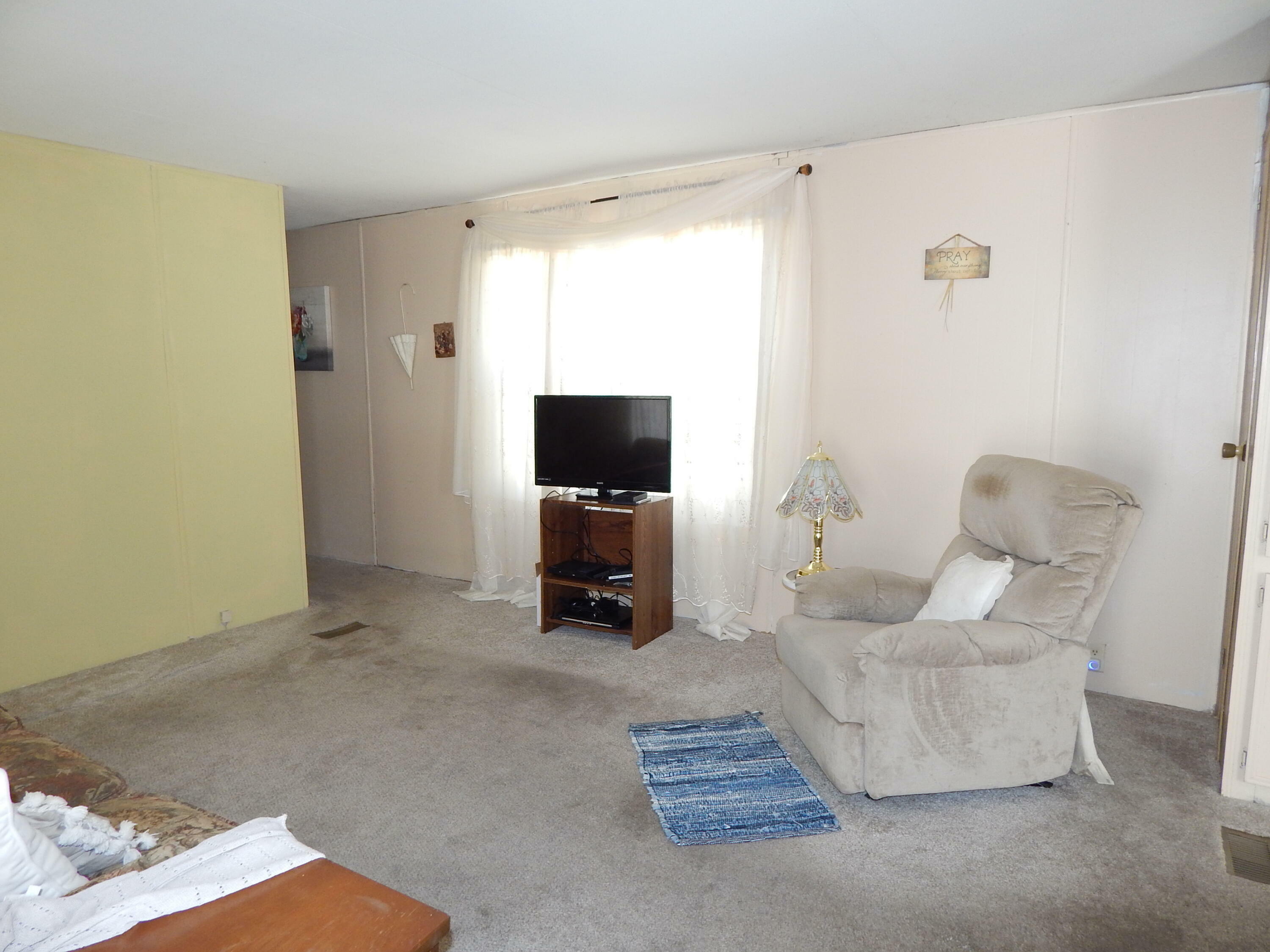 Property Photo: 22071 Highway 62 # 33 OR 97539