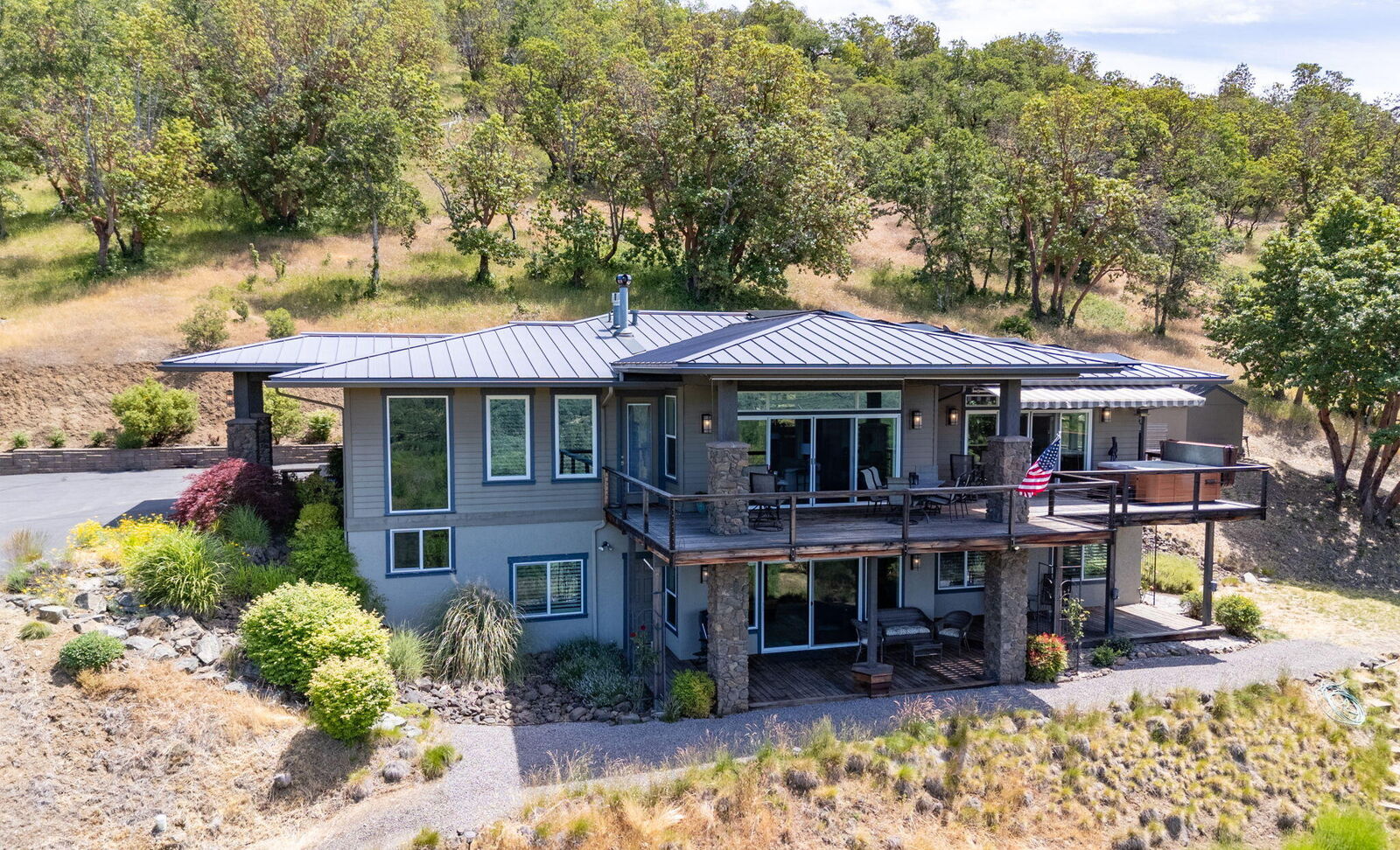 Property Photo:  9300 John Day Drive  OR 97525 