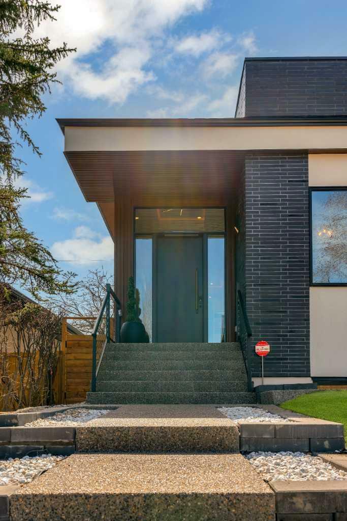 Property Photo: 1027 39 Avenue NW AB T2K 0E2