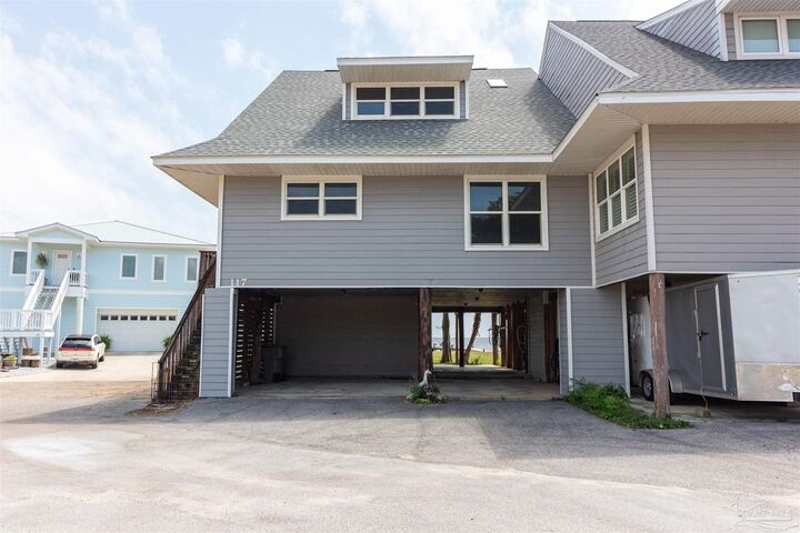 Property Photo: 117 Bayshore Dr FL 32507