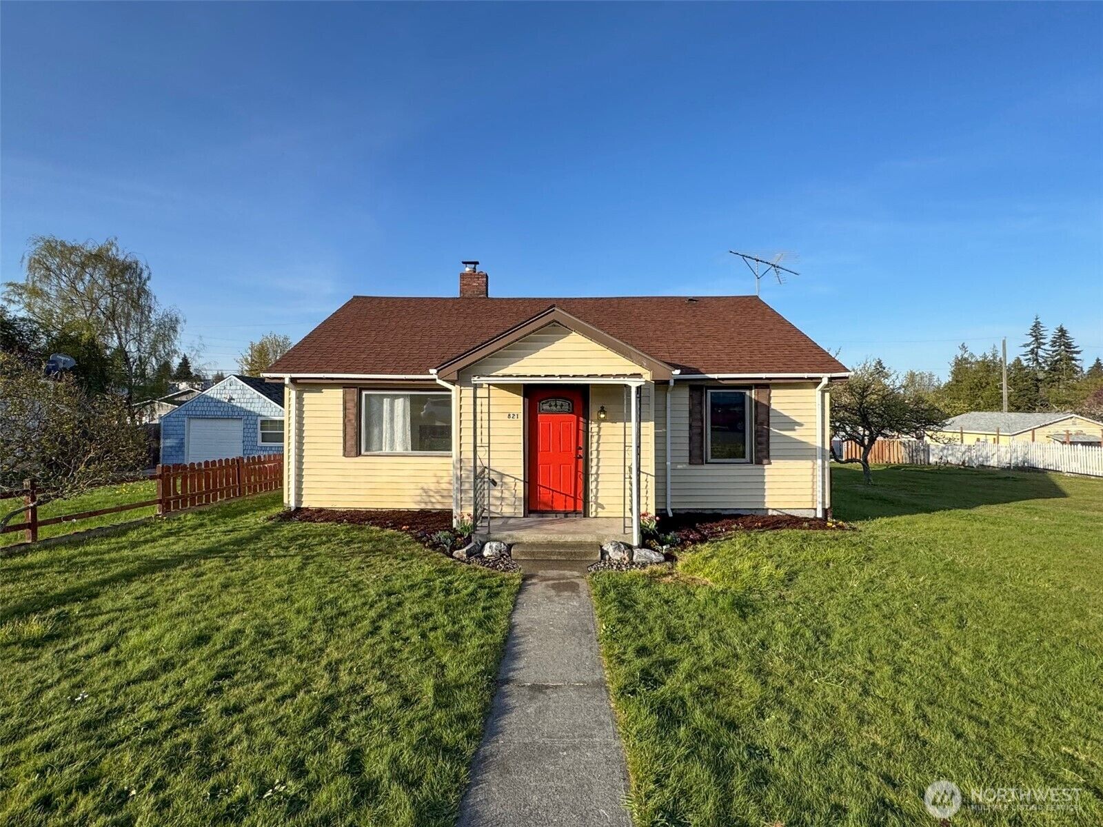 Property Photo: 821 W 12th Street WA 98363