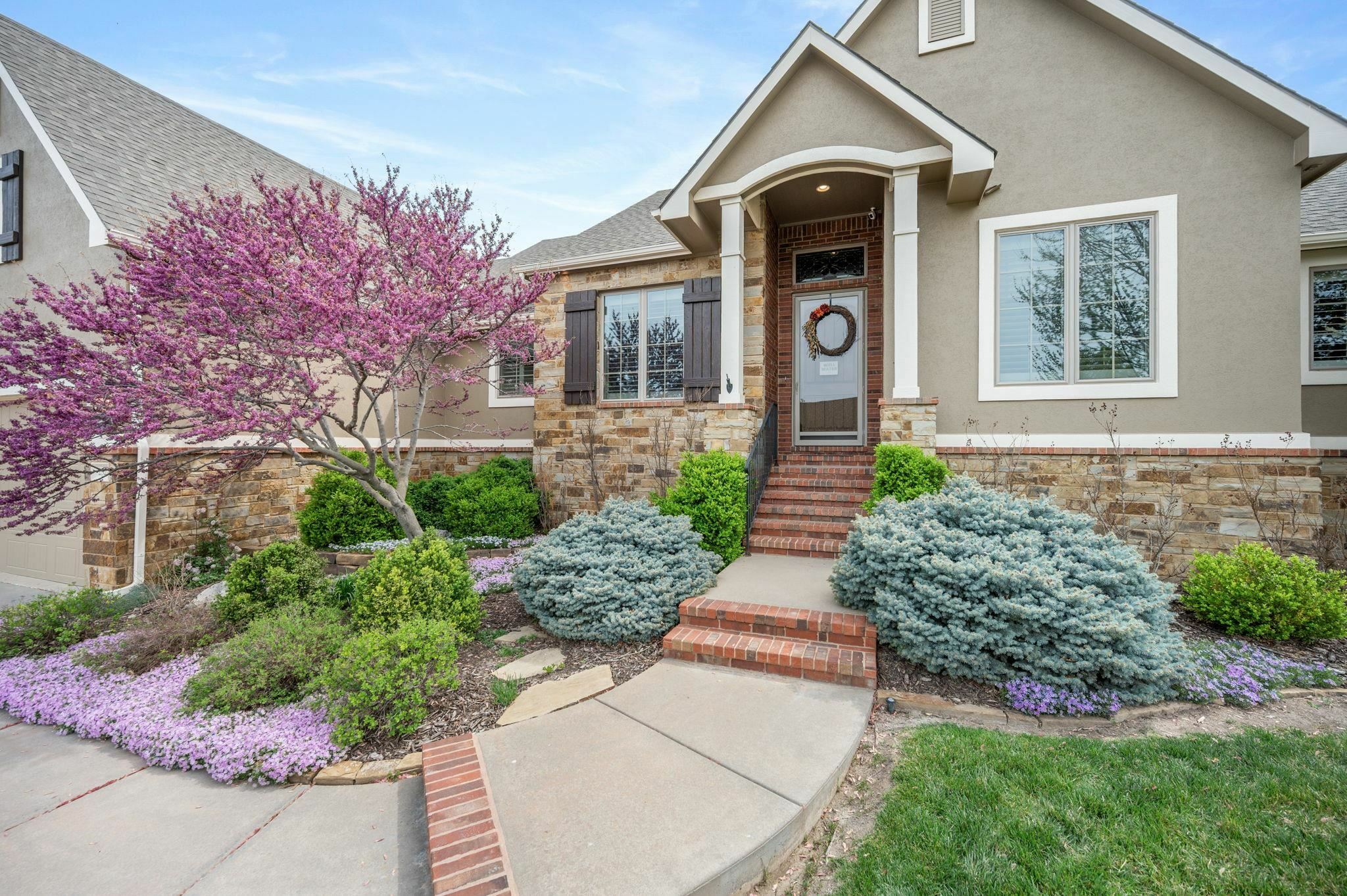 Property Photo: 2524 N Rough Creek Rd KS 67037