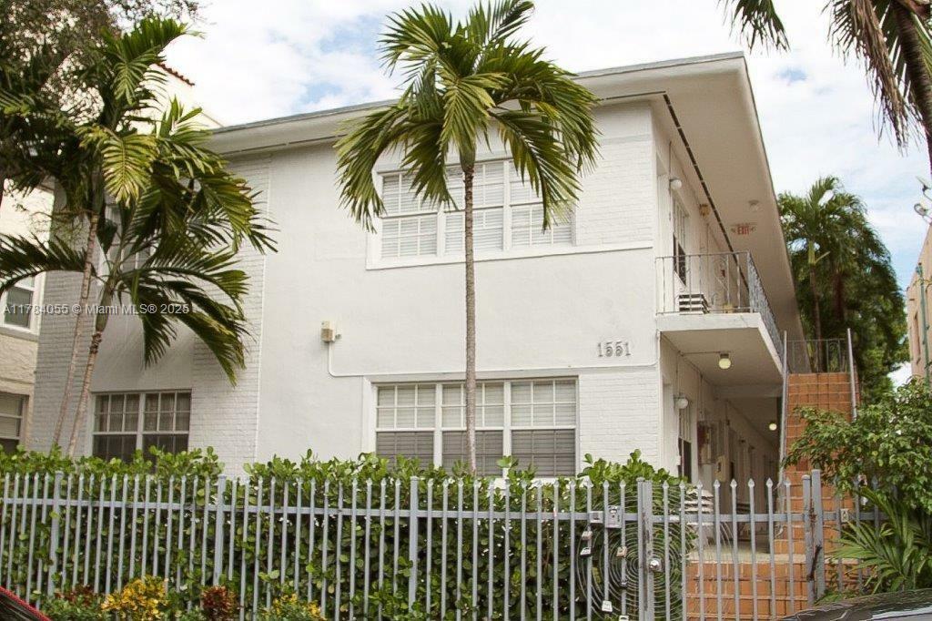 Property Photo: 1551 Michigan Ave 4 FL 33139