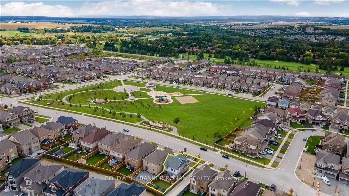 Photo de la propriété: 111 Lorne Thomas Place ON L9R 0V8