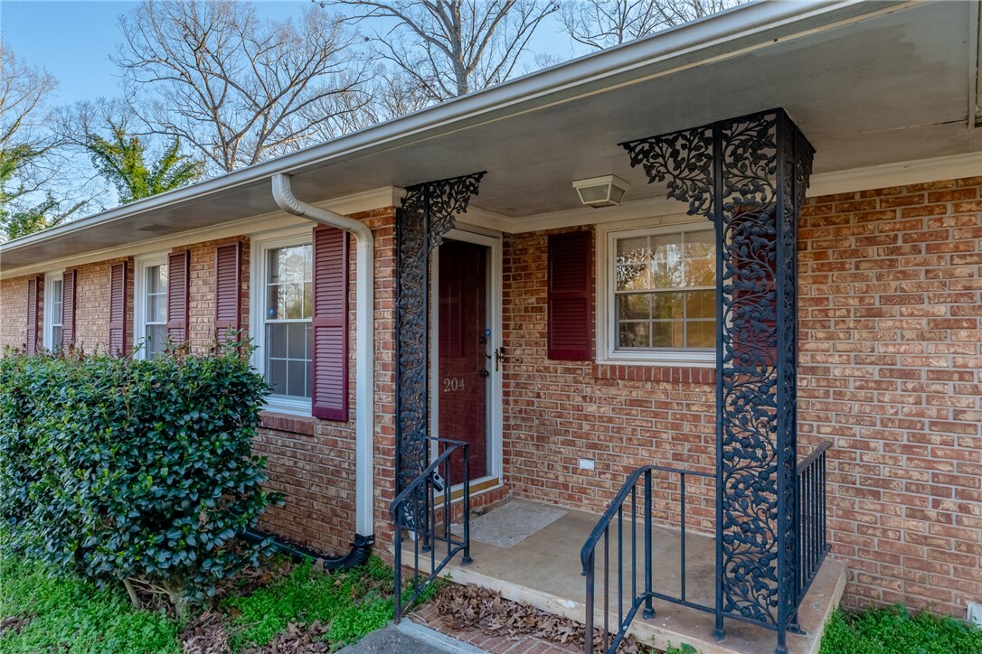 Property Photo:  204 Clarke Stream Drive  SC 29621 
