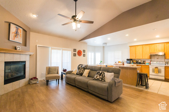 Property Photo: 9928 S Cascade Park Dr UT 84070