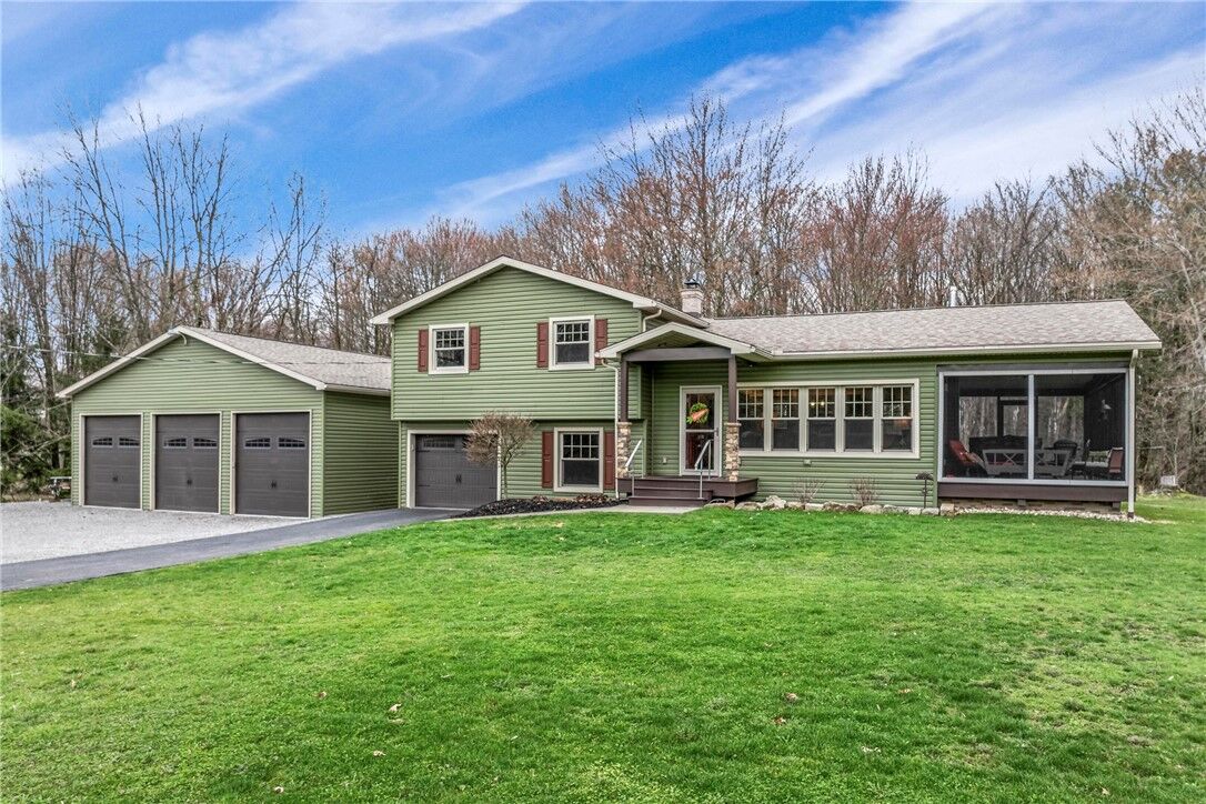 Property Photo:  279 Elliott Rd  PA 16127 