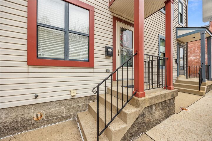 Property Photo:  51 S 17th St  PA 15203 
