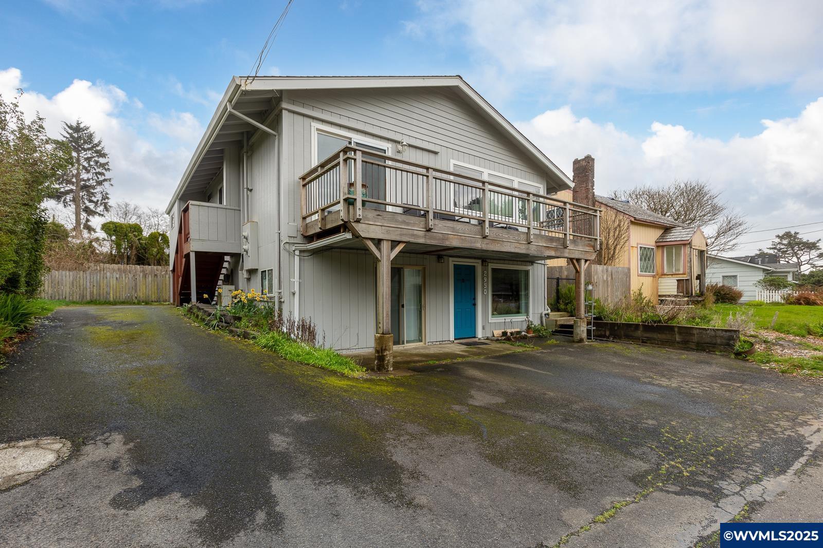 Property Photo: 2950 SW Beach (#A&Ampb) Av OR 97367