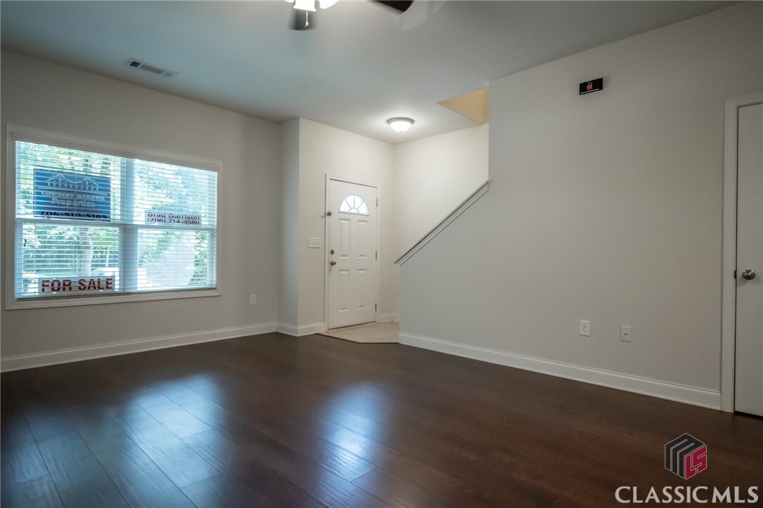Property Photo: 1181 Binghampton Circle GA 30622