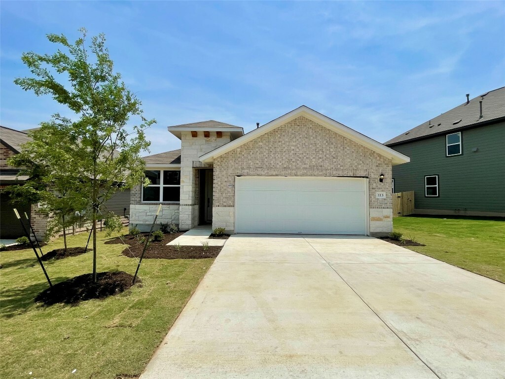 Property Photo: 113 Brislecone Pass TX 78634