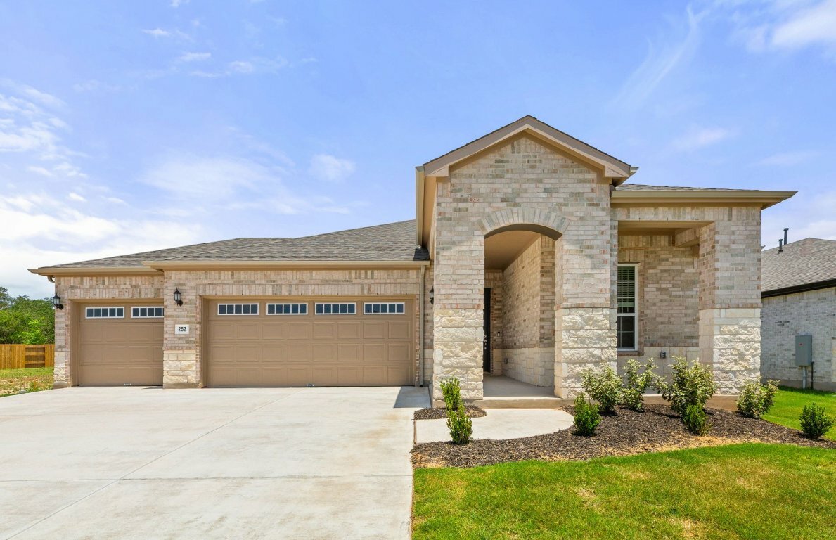 Property Photo: 252 Muddy Creek Way TX 78640