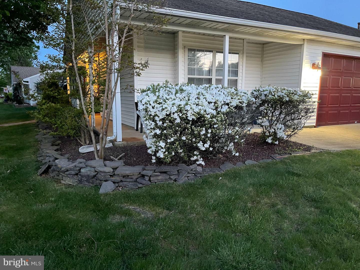 Property Photo:  2 Windmill Court  NJ 08022 