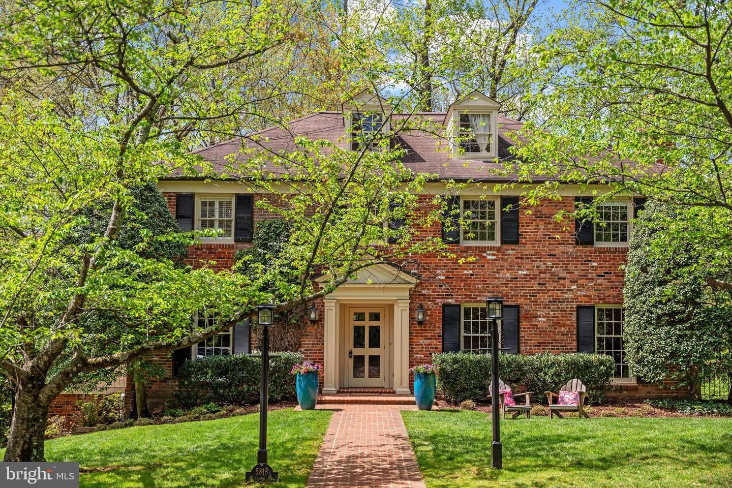 Property Photo: 5818 Hillburne Way MD 20815