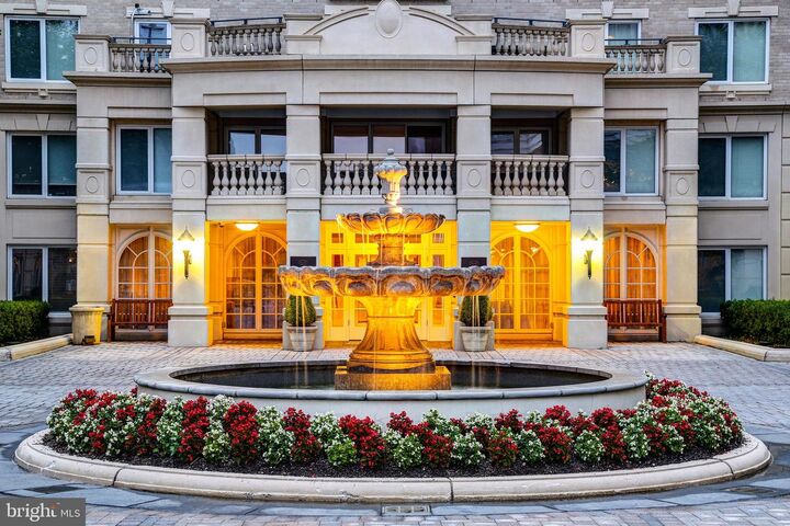 Property Photo:  5 Park Place 722  MD 21401 