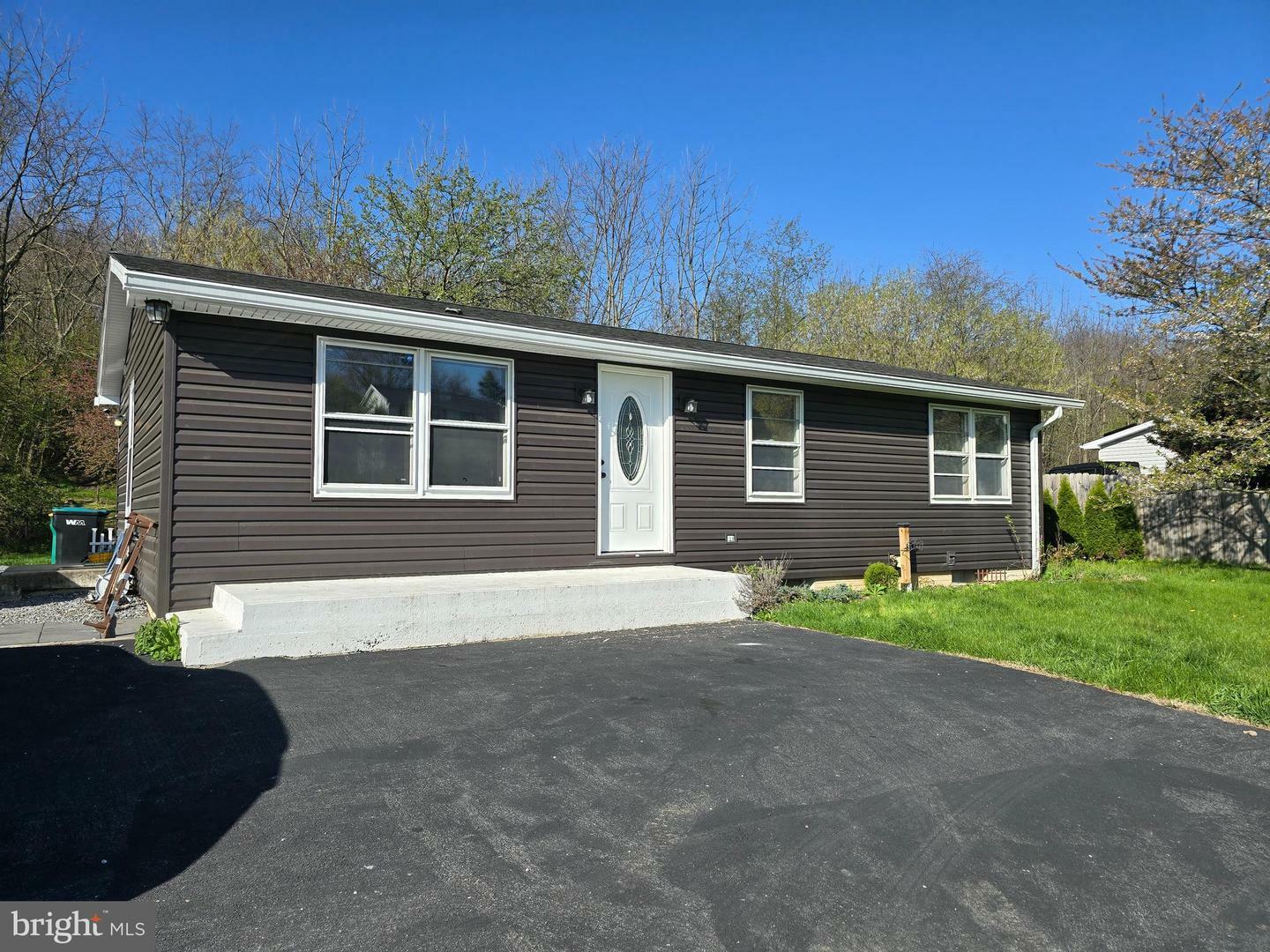 8694 Sheffield Manor Boulevard  Waynesboro PA 17268 photo
