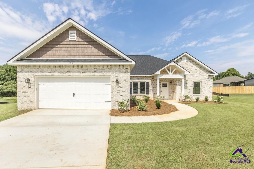 Property Photo: 104 Reedy Court GA 31069