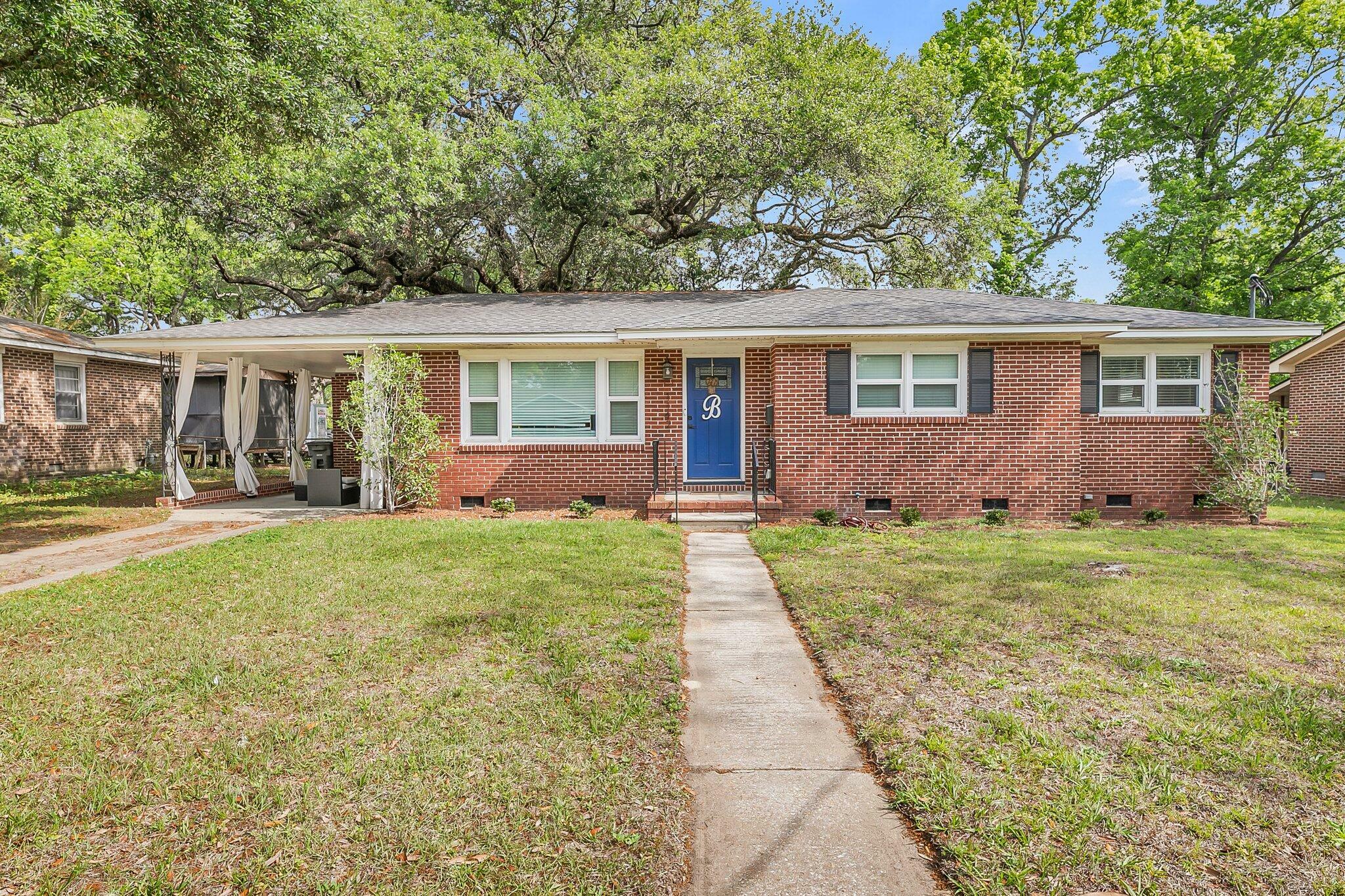 Property Photo: 1142 Camden Street SC 29405