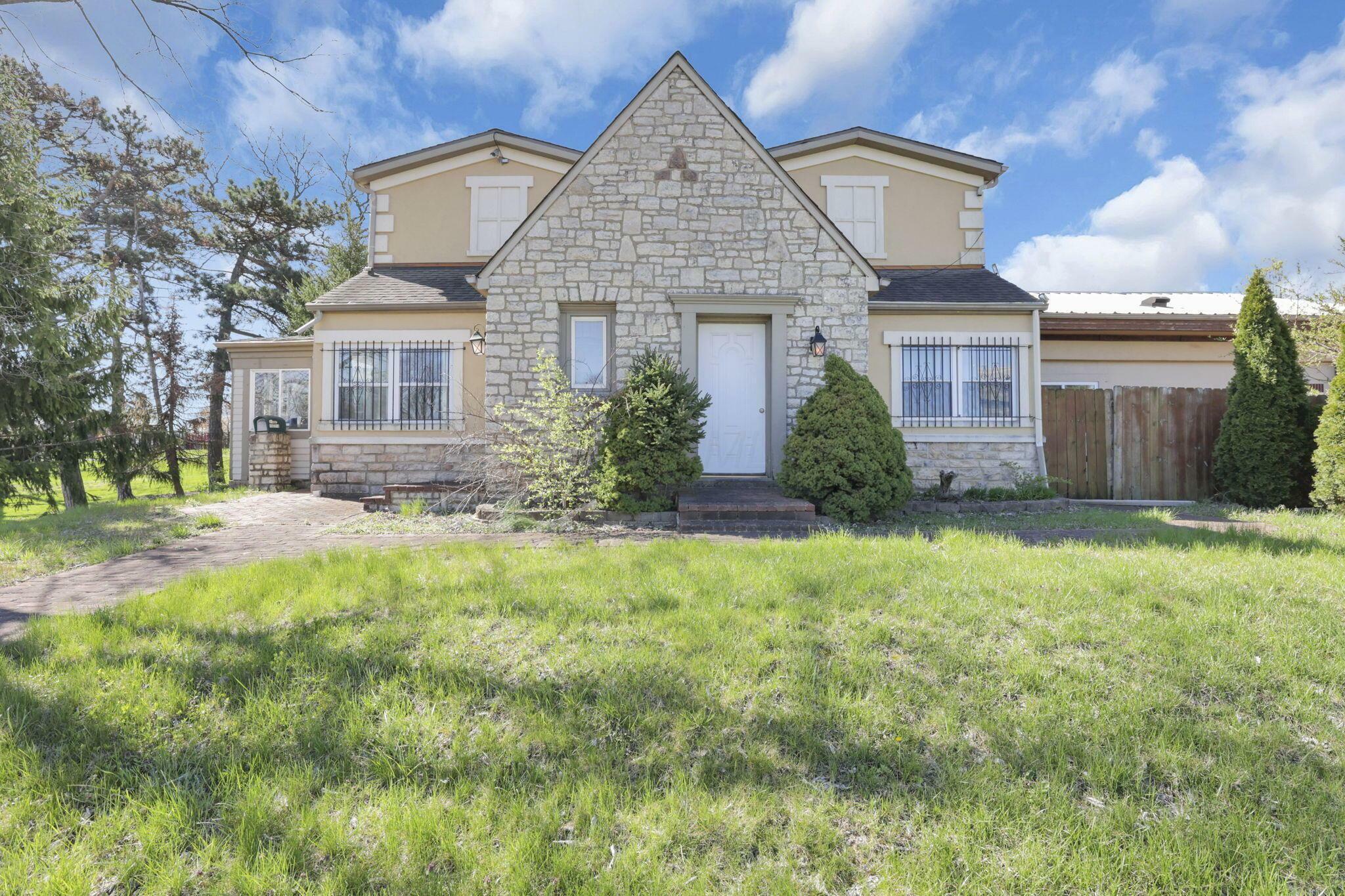 Property Photo: 1931 W Broad Street OH 43223