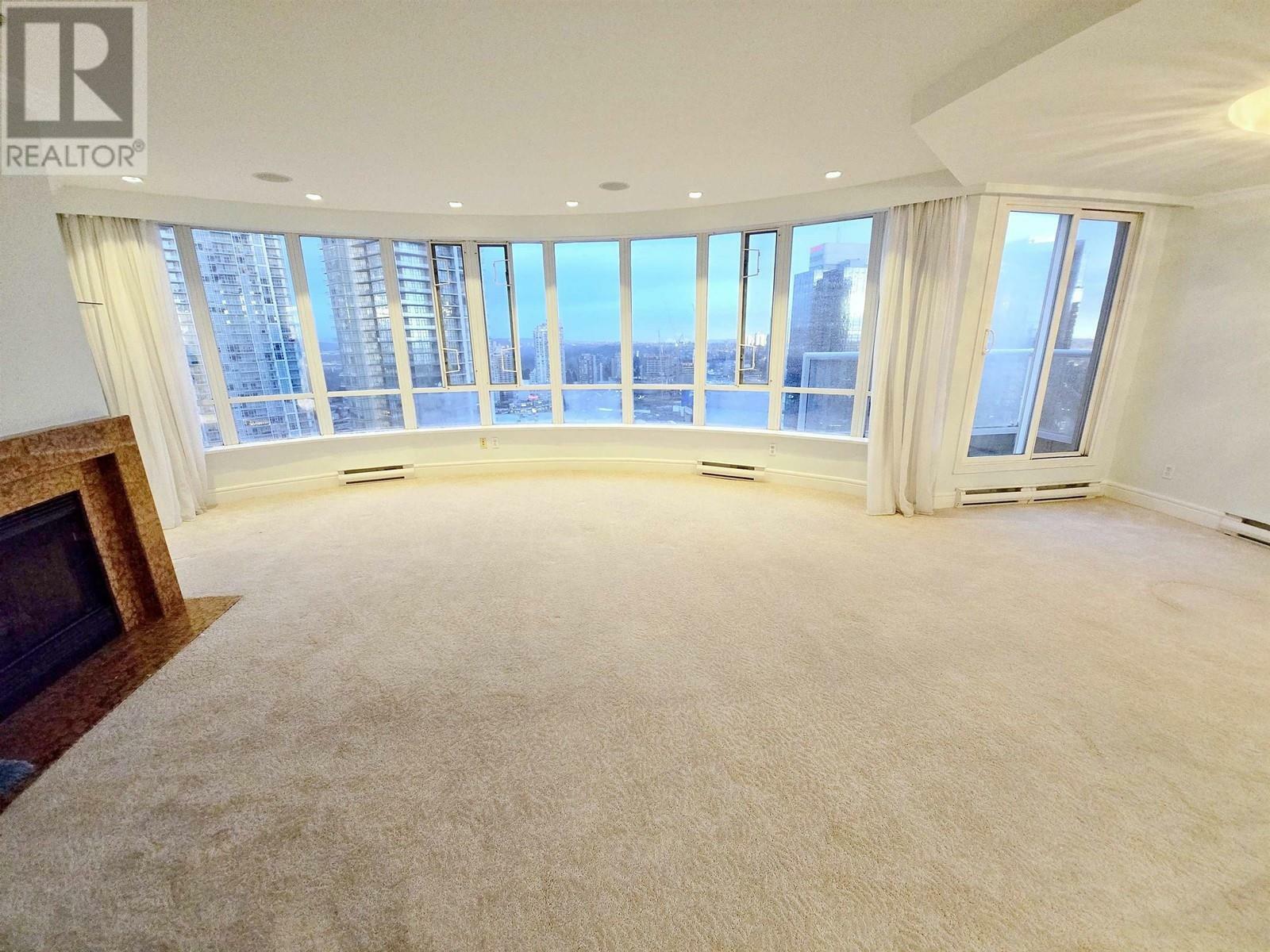 Photo de la propriété: 6240 McKay Avenue 2601 BC V5H 4L8