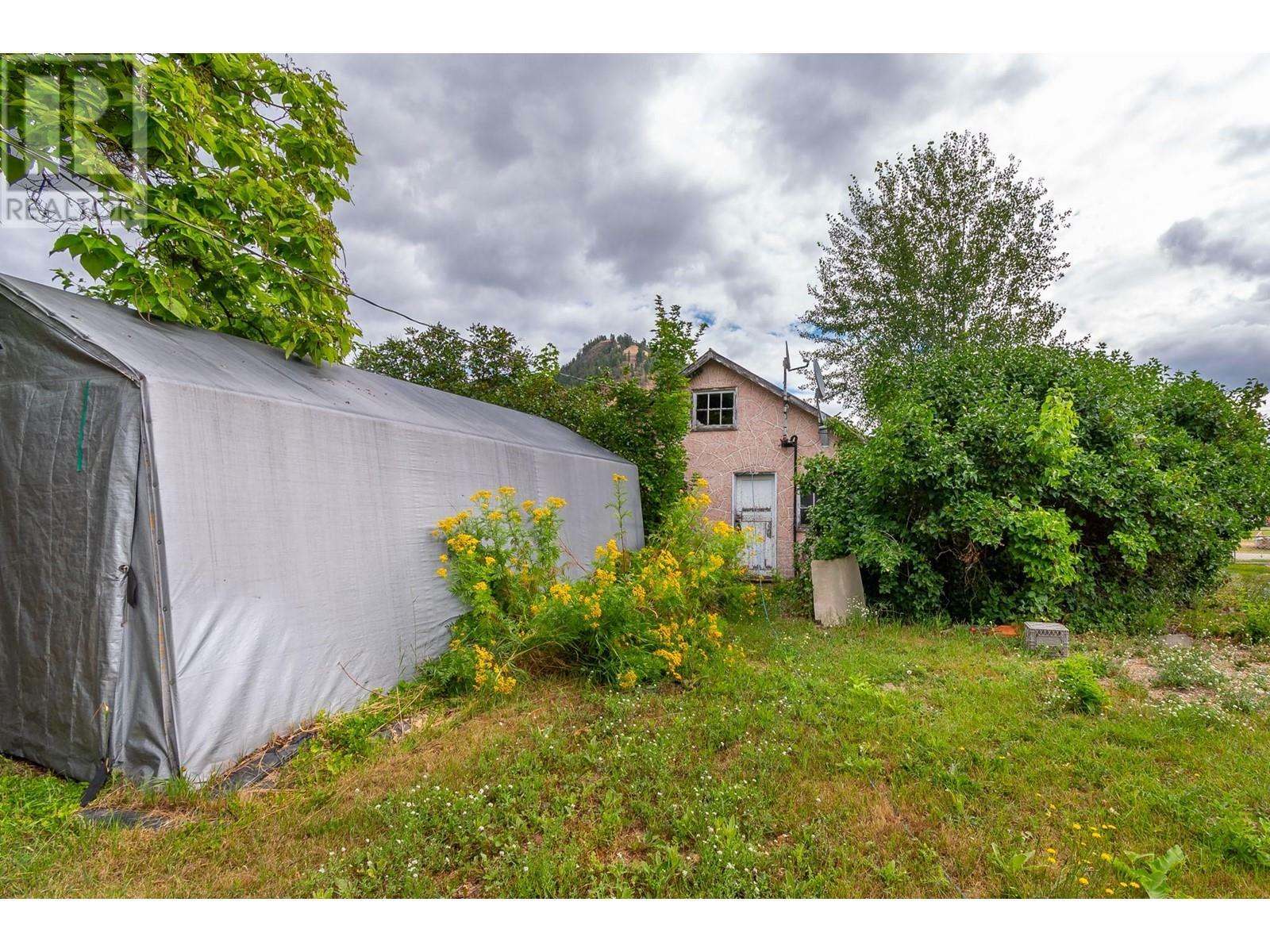 Property Photo: 2259-2265 Shuswap Avenue BC V0E 2G0