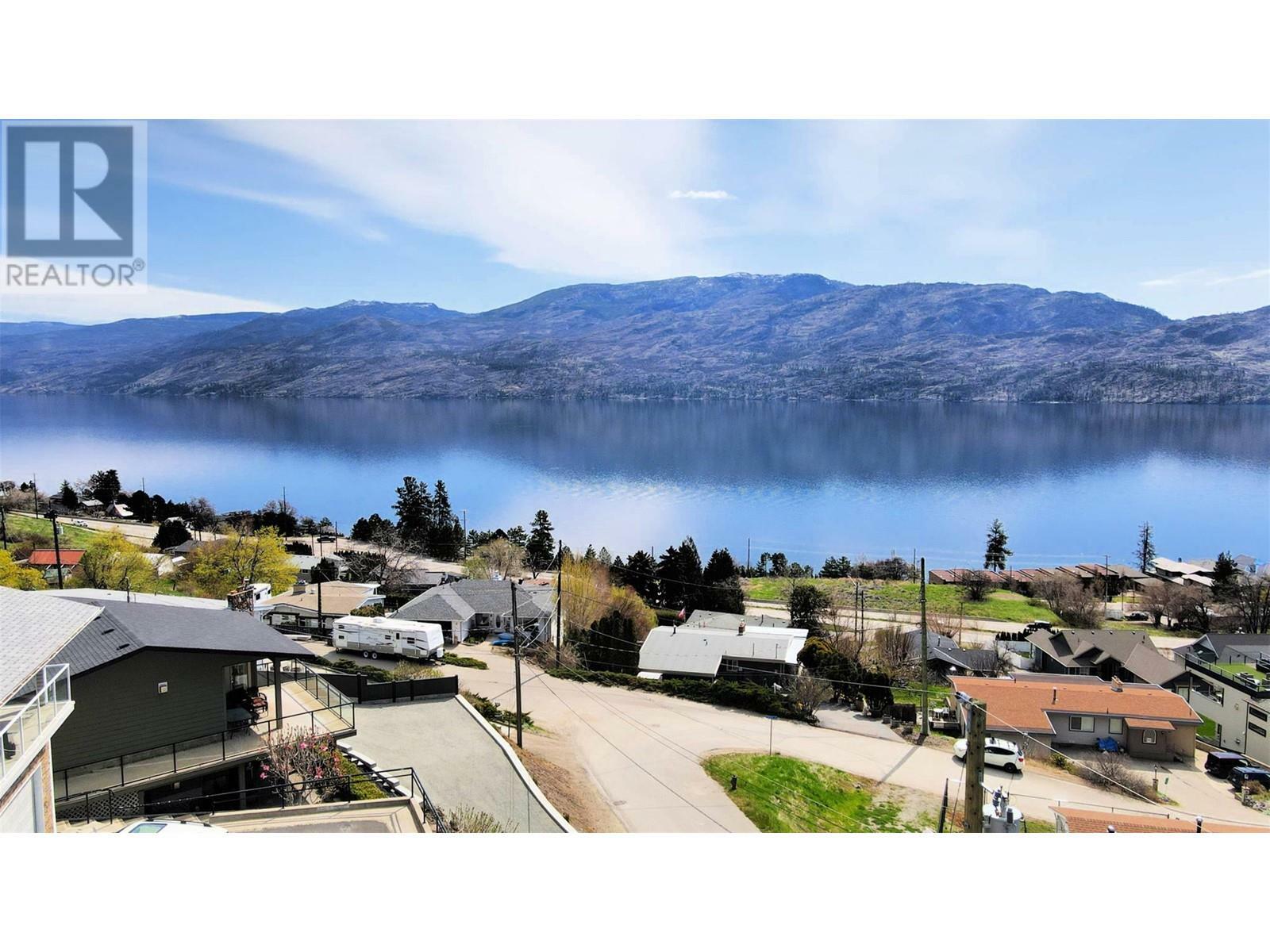 Property Photo: 3765 Lornell Crescent BC V0H 1X2