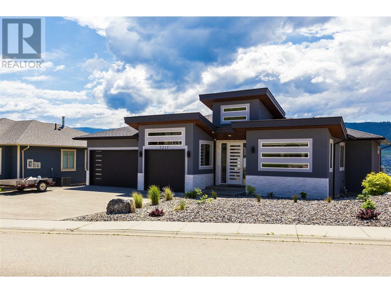 Photo de la propriété: 7217 Lakeridge Place BC V1H 1Y3