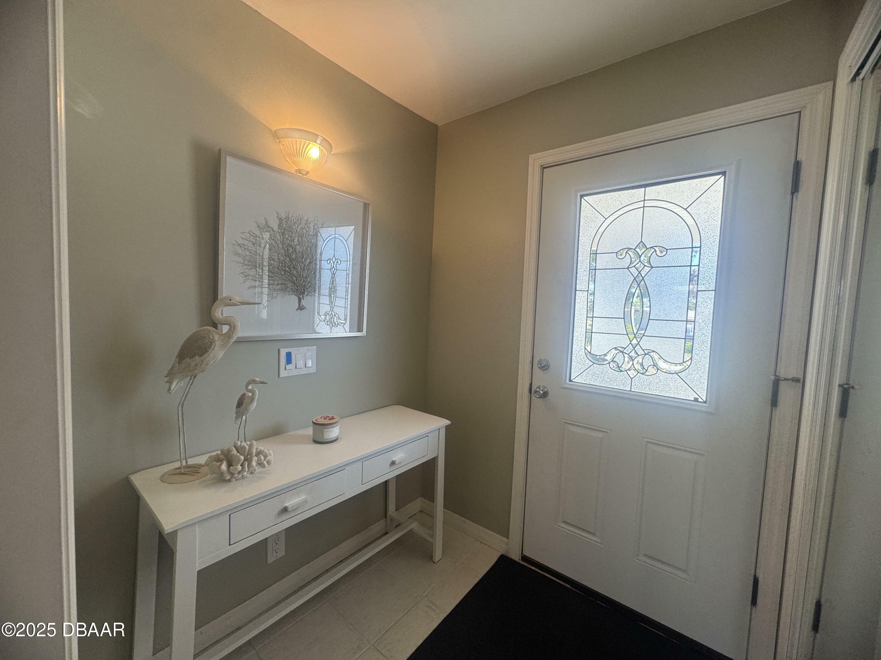 Property Photo: 302 Fox Place FL 32127