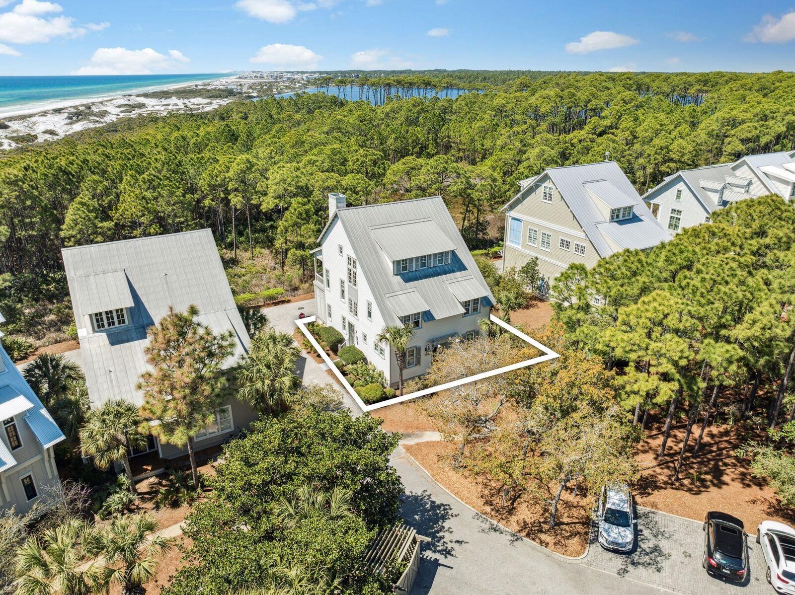 Property Photo: 93 Park Row Lane FL 32459