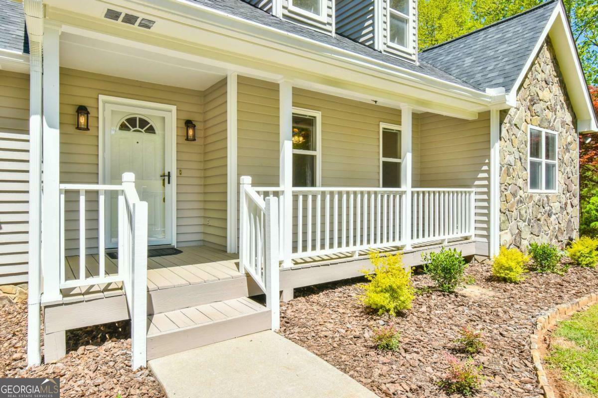 Property Photo: 6025 River Oaks Drive GA 30542