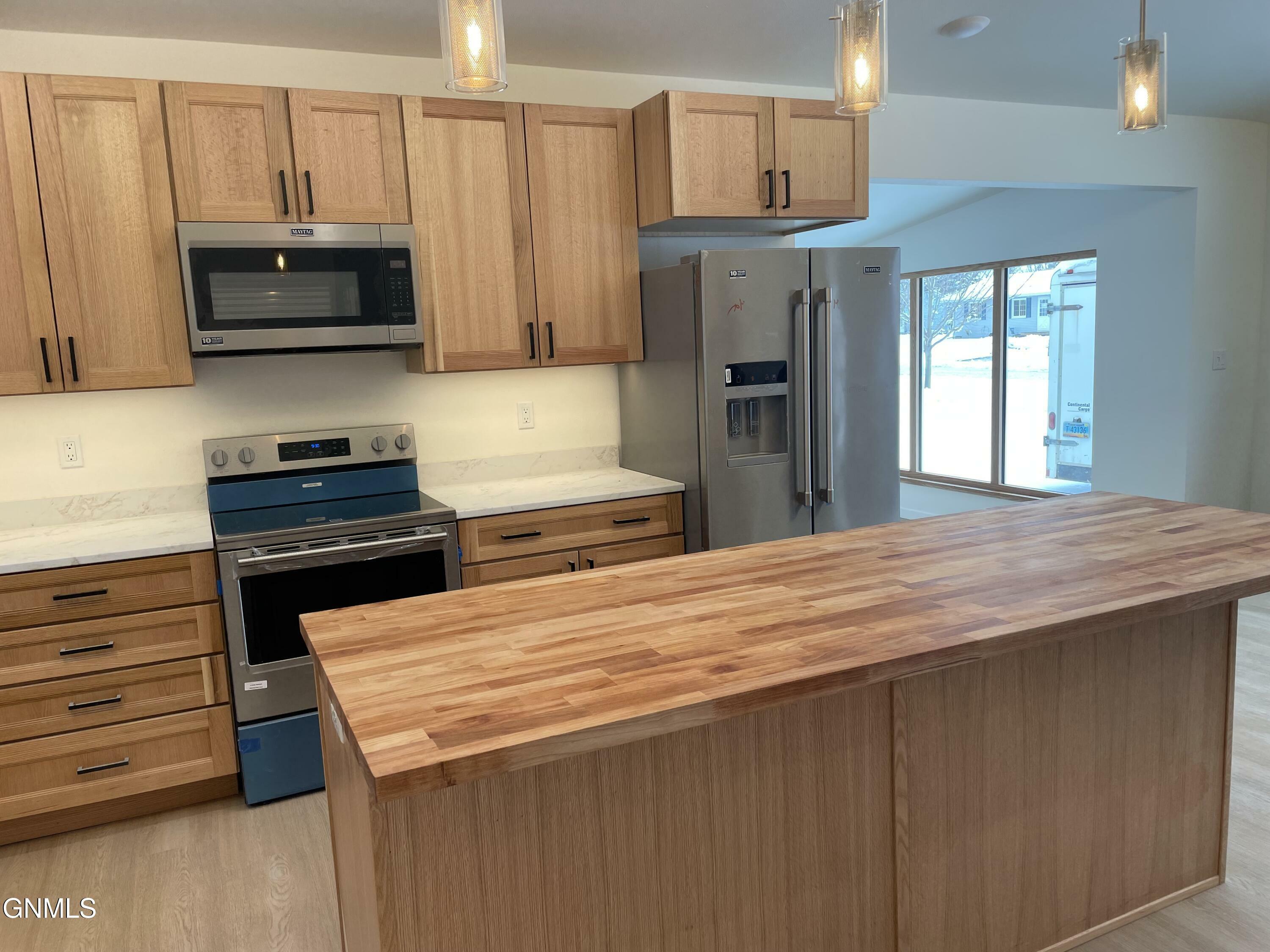 Property Photo: 227 16th Avenue NE ND 58401