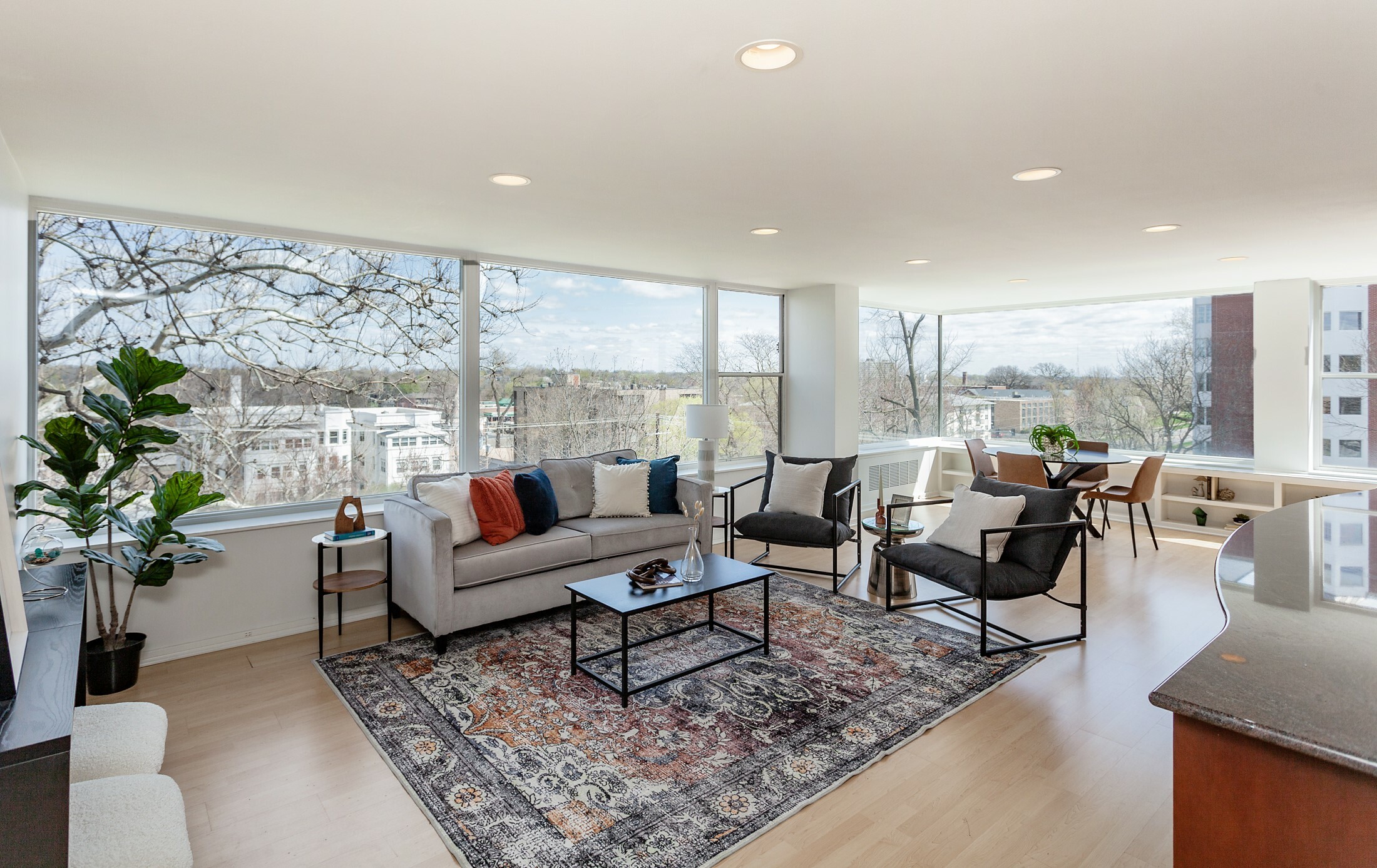 Property Photo: 3660 Grand Avenue 510 IA 50312