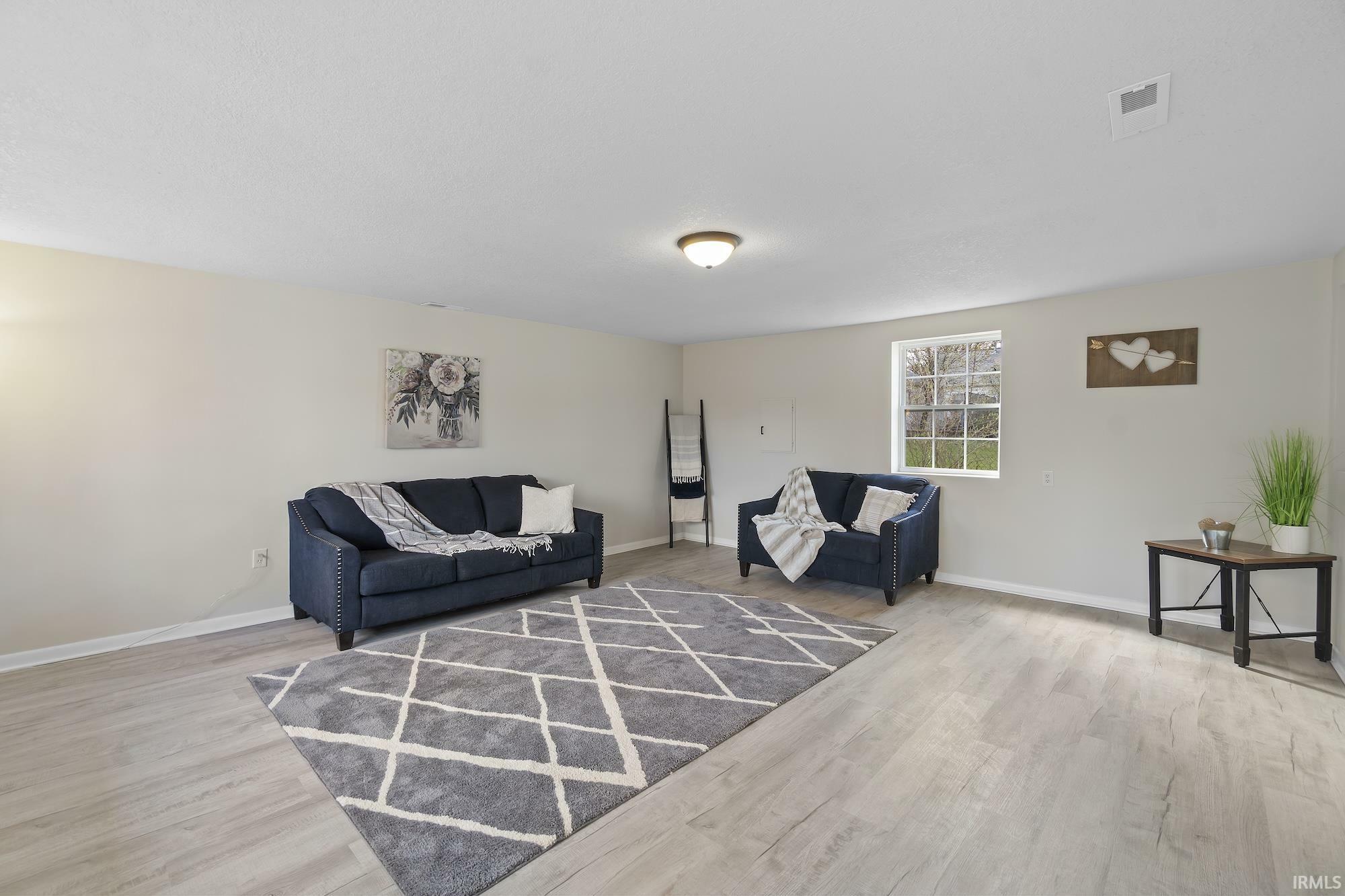 Property Photo: 2817 Waynedale Boulevard IN 46809-2355