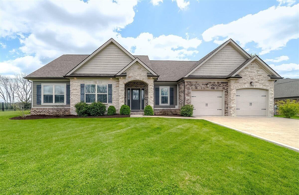 Property Photo:  111 Whispering Pines Drive  KY 40601 