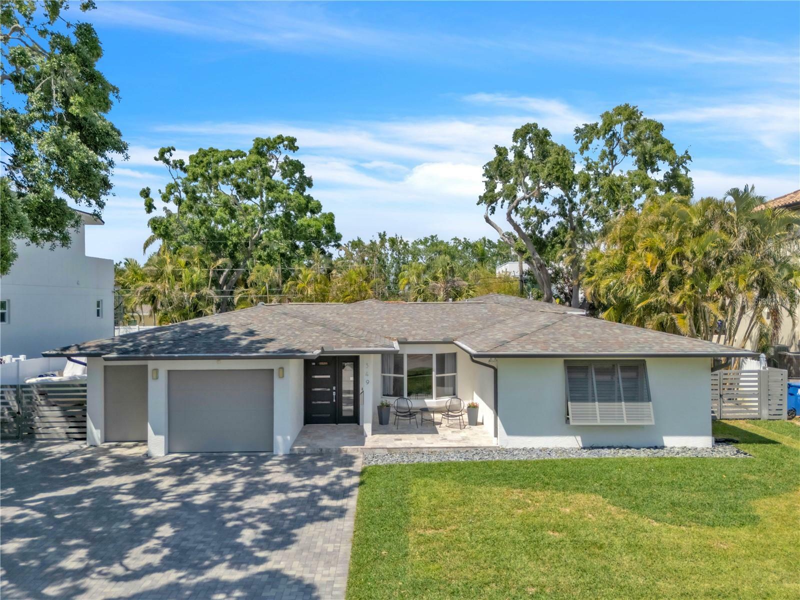 Property Photo: 349 Belleair Drive NE FL 33704