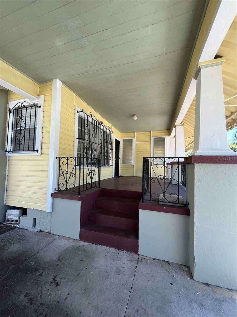 Property Photo: 5005 N 15th Street FL 33610