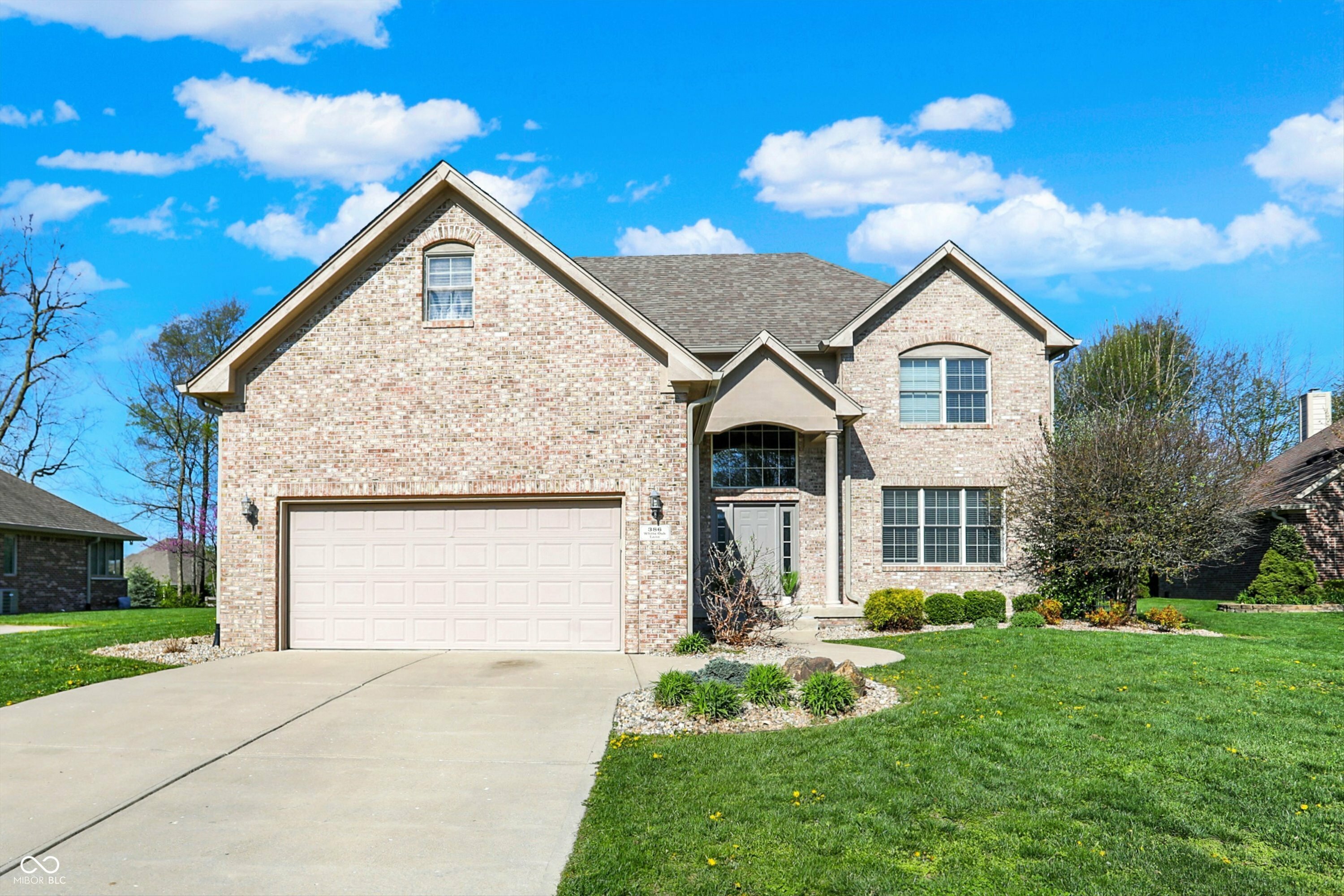 Property Photo: 386 White Oak Lane IN 46142