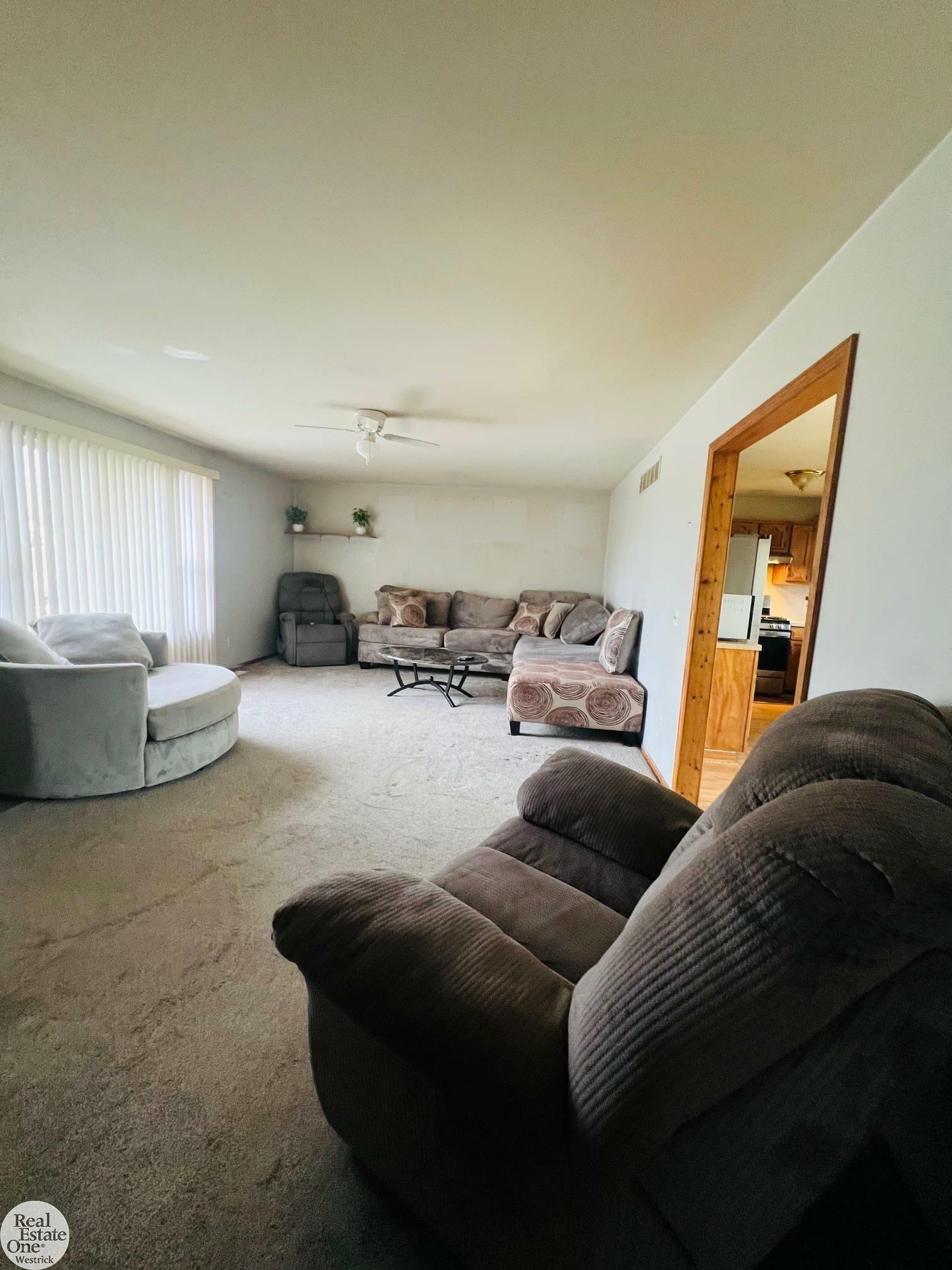 Property Photo: 2205 Thornhill Street MI 48060