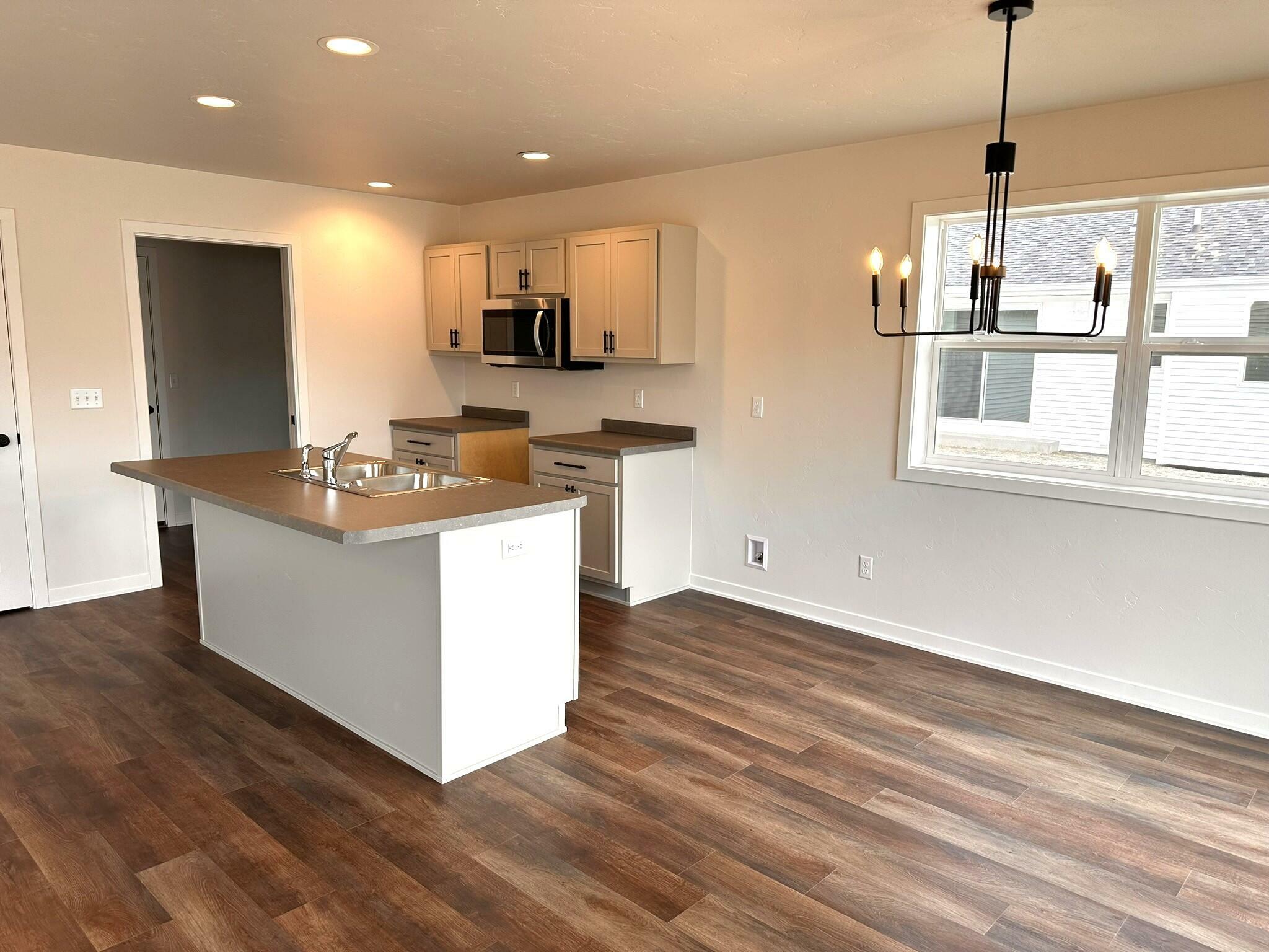 Property Photo: 1018 McNish Ct WI 53085