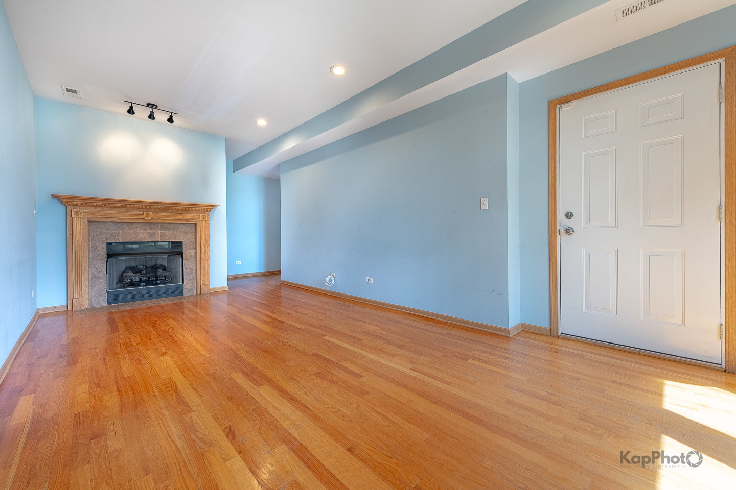 Property Photo: 2226 W Monroe Street 2 IL 60612