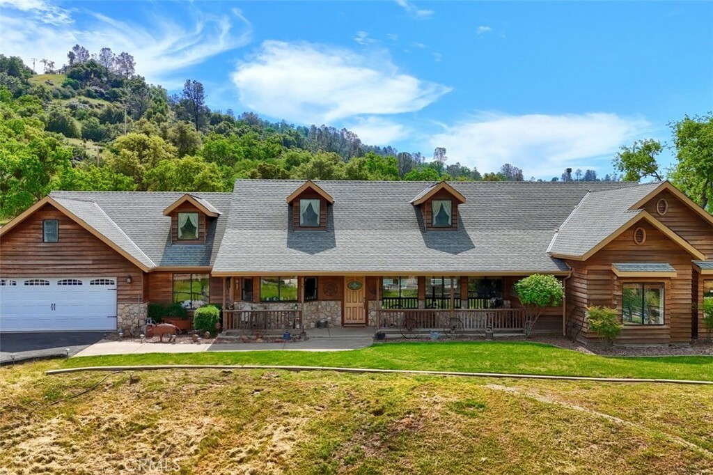 Property Photo: 32028 Cattle Way CA 93614