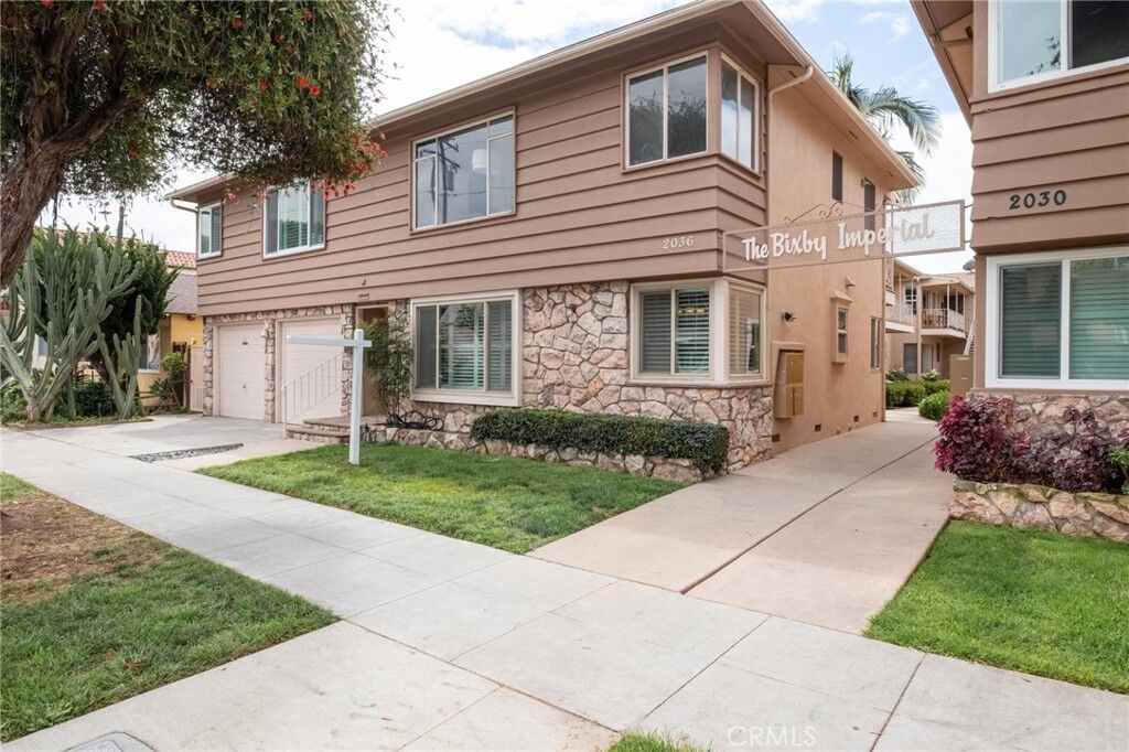 Property Photo:  2036 E 3rd Street 1  CA 90814 