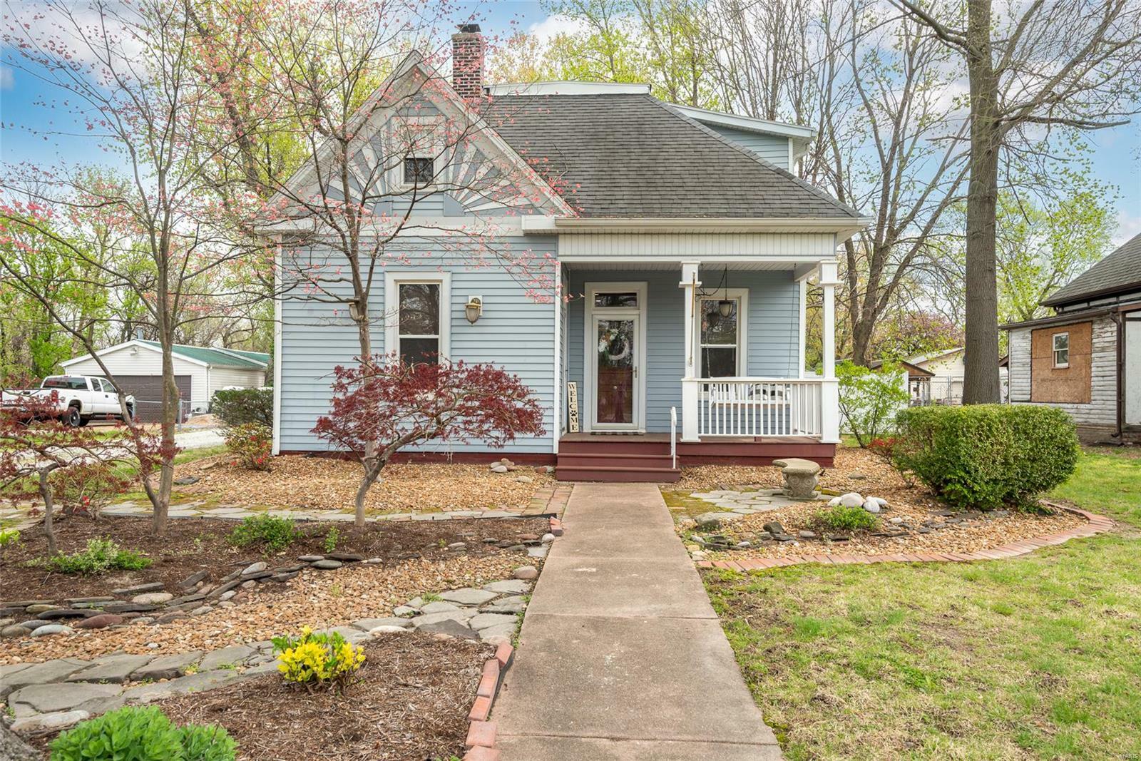 Property Photo:  940 Hillsboro Avenue  IL 62025 