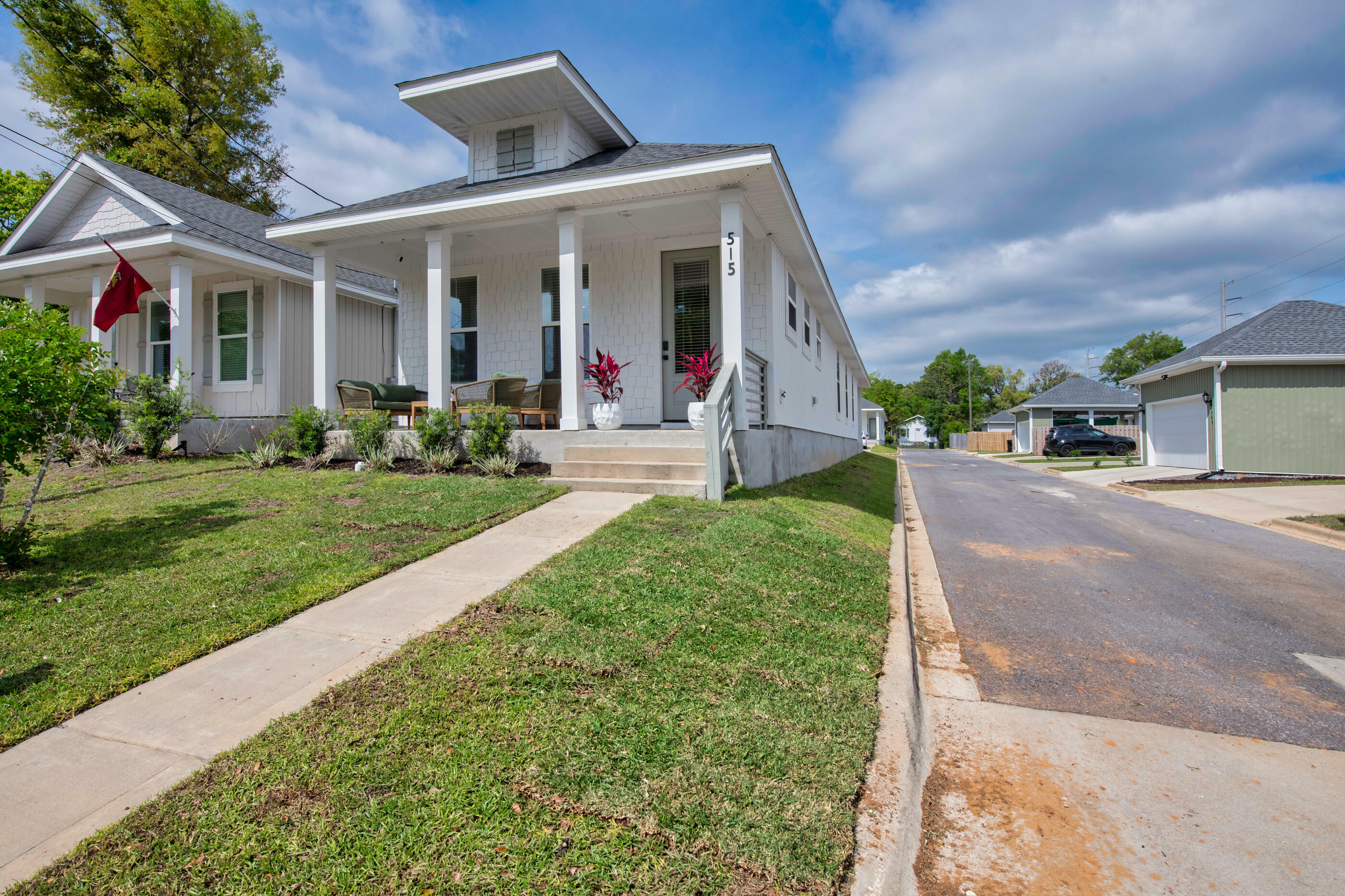 Property Photo: 515 N C Street FL 32501